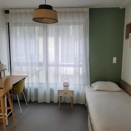 Twenty Business Flats Appart hôtel *