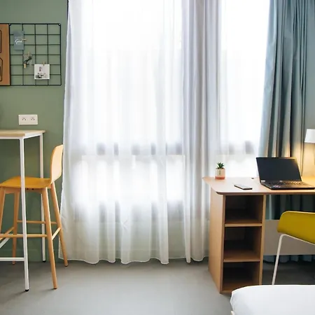 Twenty Business Flats * Jouy-en-Josas