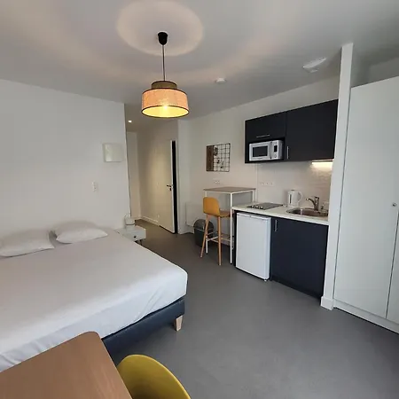 Aparthotel Twenty Business Flats *