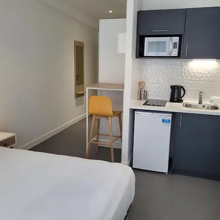 Aparthotel Twenty Business Flats *