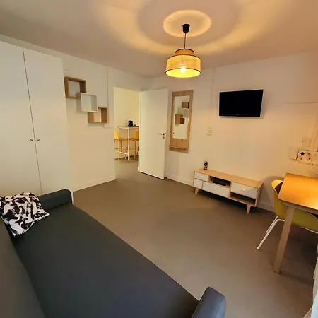 Twenty Business Flats Appart hôtel *